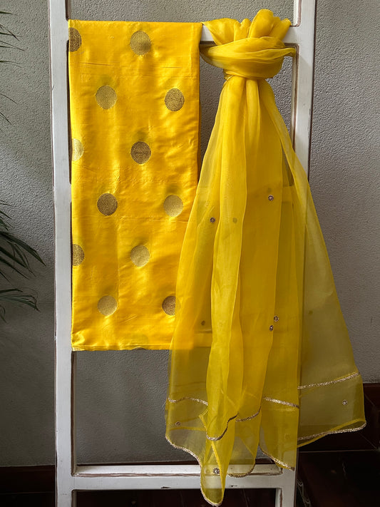 MANAS 2 PIECE  SILK  SUIT  SET