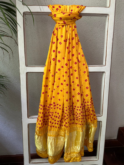 GARIMA  BANDHANI  MODAL  DUPATTA