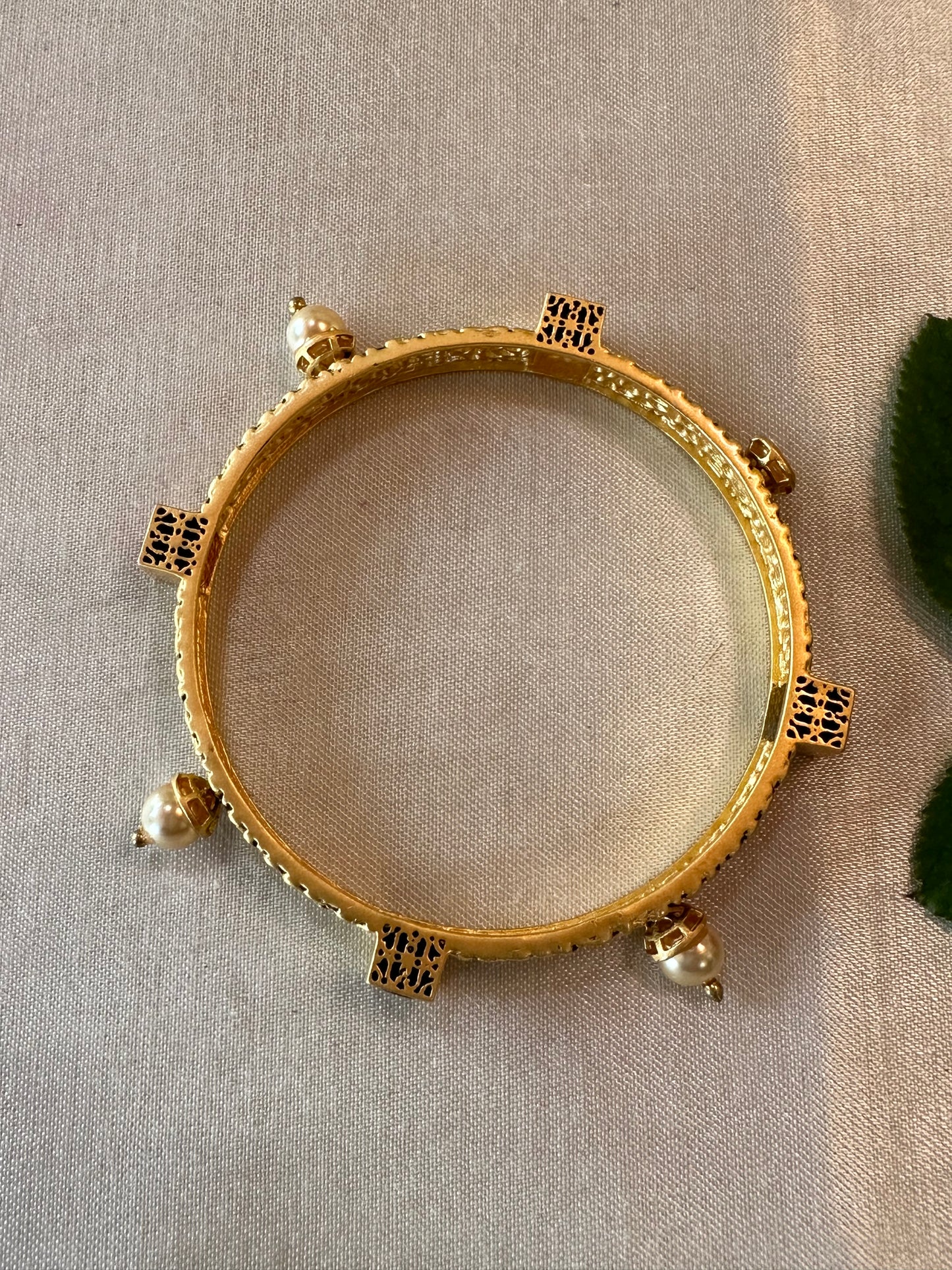 NAINA BANGLES