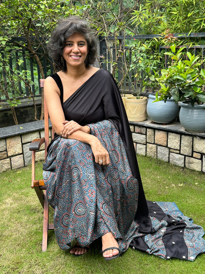 SHALINI  MODAL  SARI