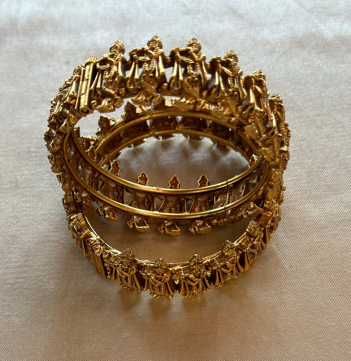 RUHI BANGLES