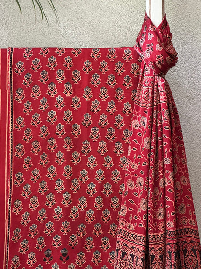 ATMA RAM  AJRAKH  MODAL  SUIT
