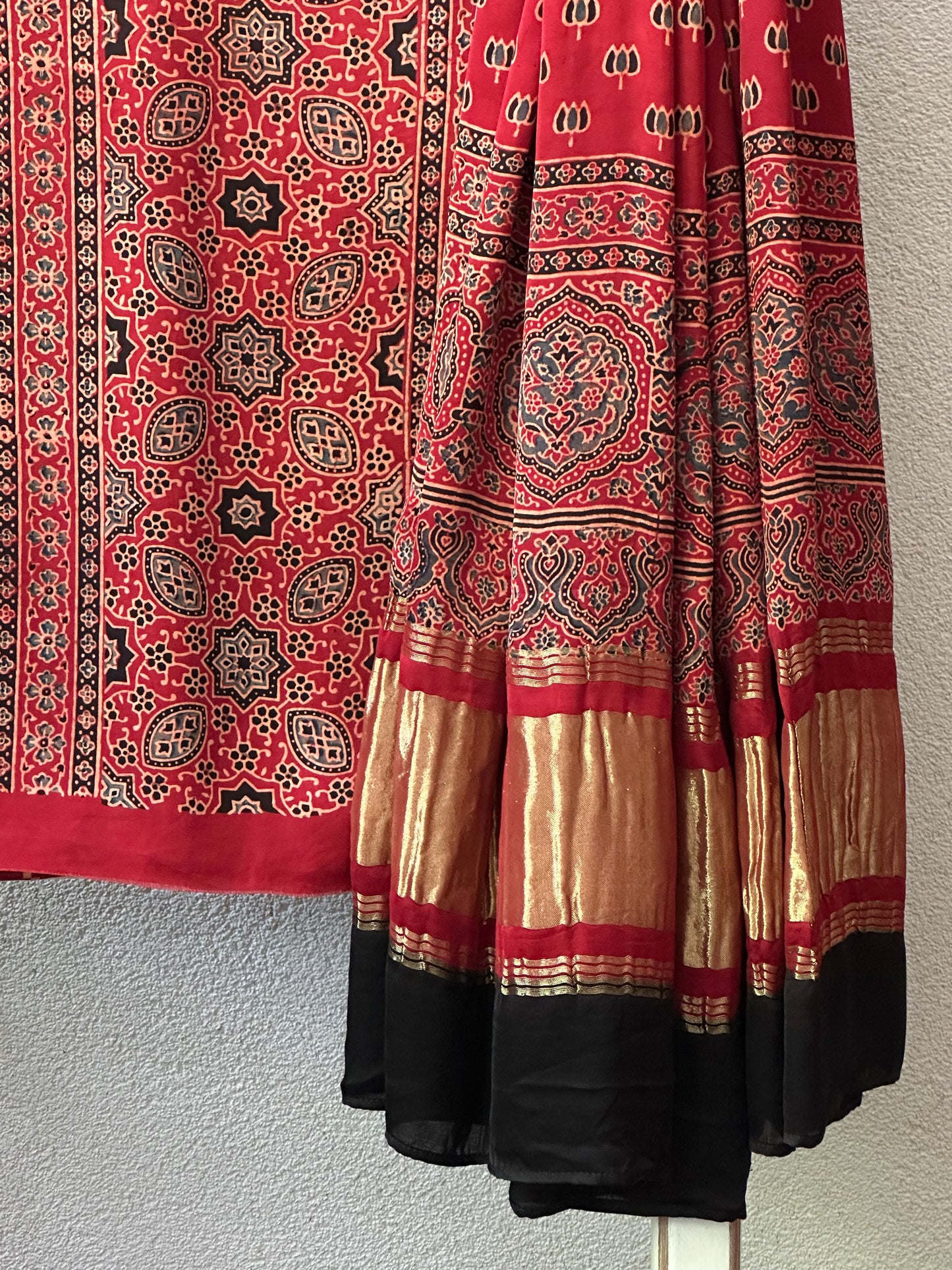 KRISHAAY AJRAKH  MODAL  SUIT