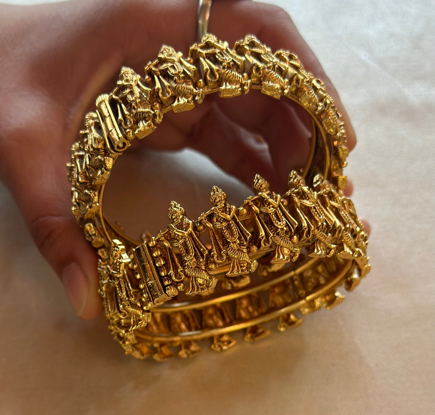 RUHI BANGLES
