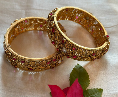 KAVYA BANGLES