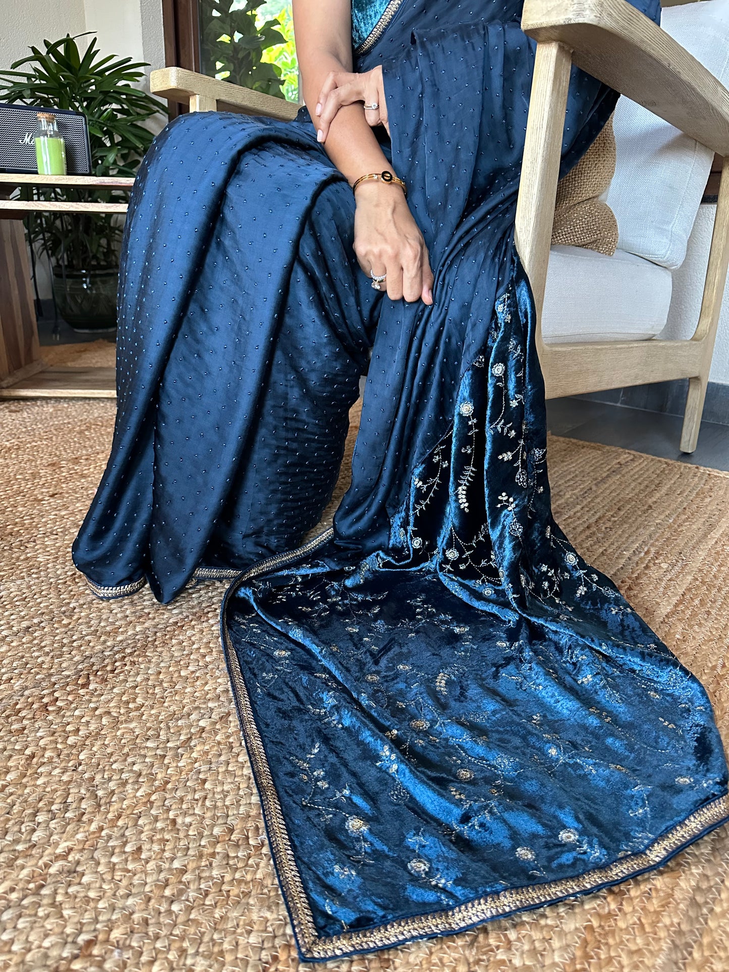 SHALINI MODAL SARI