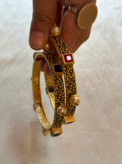NAINA BANGLES