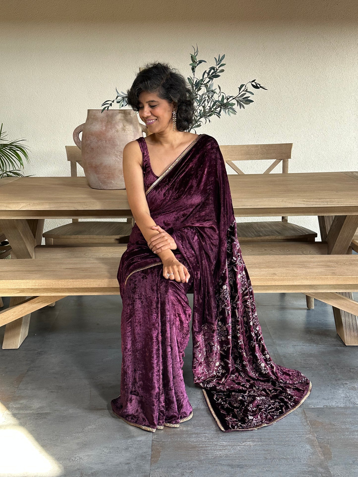 KAMKHYA   VELVET  SARI