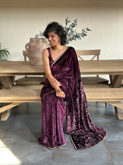 KAMKHYA   VELVET  SARI
