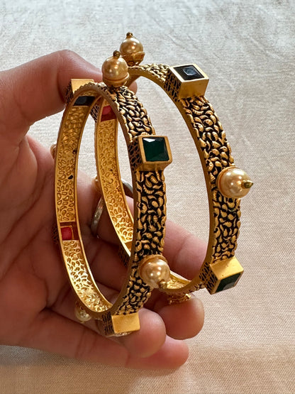 NAINA BANGLES