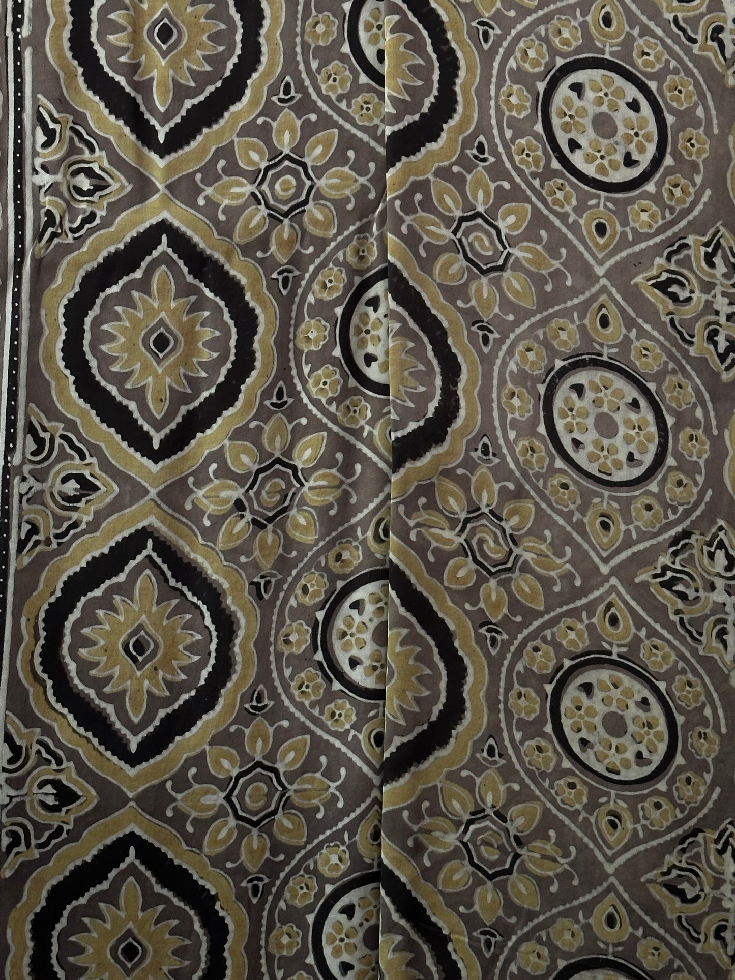 BHAGYASHRI SUIT SET