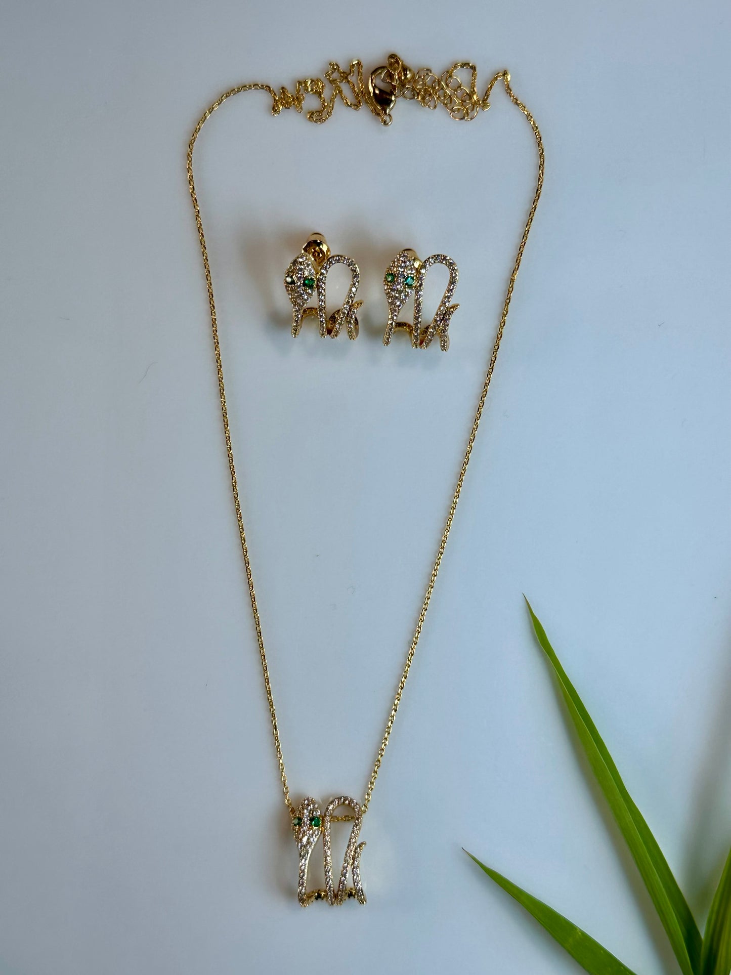 KALYAANI PENDANT SET