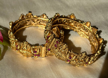 DEVIKA BANGLES