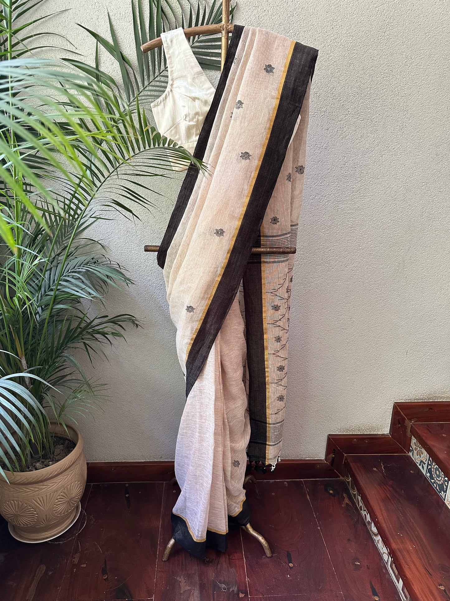 PARO 2  LINEN  SARI