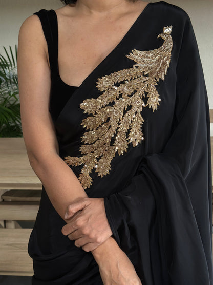 QUIET CONFIDENCE - BLACK BROOCH SARI