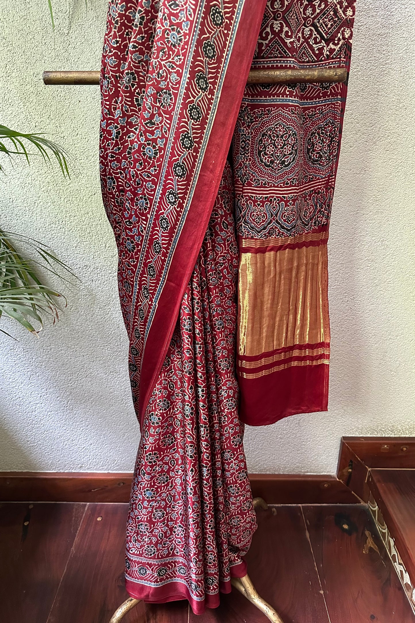 PRIYAKAT AJRAKH MODAL SARI