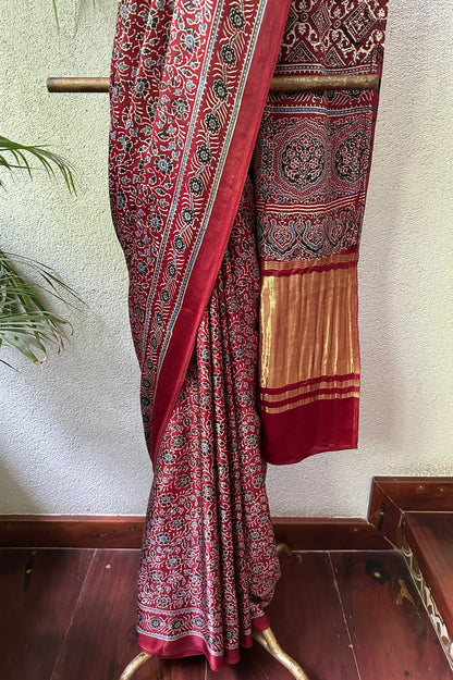 PRIYAKAT AJRAKH MODAL SARI