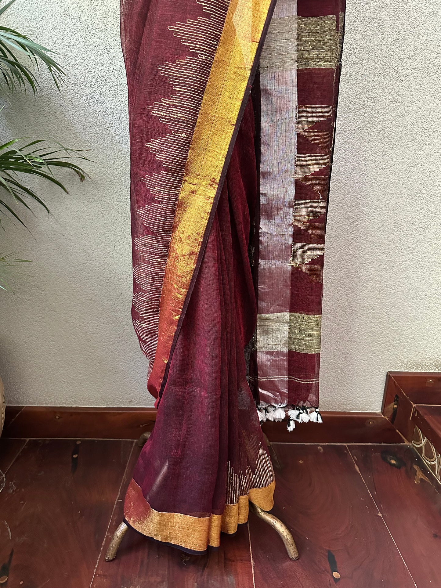 REEMA 8  LINEN  SARI