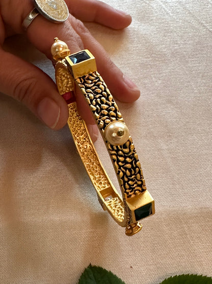 NAINA BANGLES