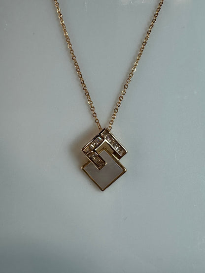 AARVI PENDANT SET
