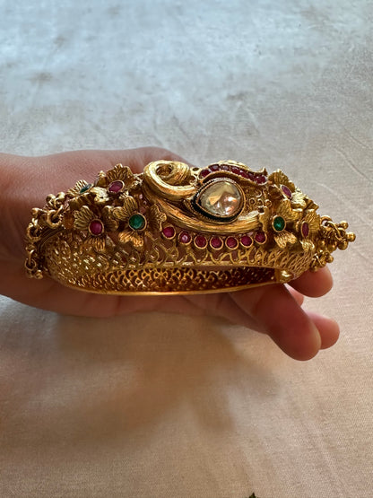 MANVI BANGLES