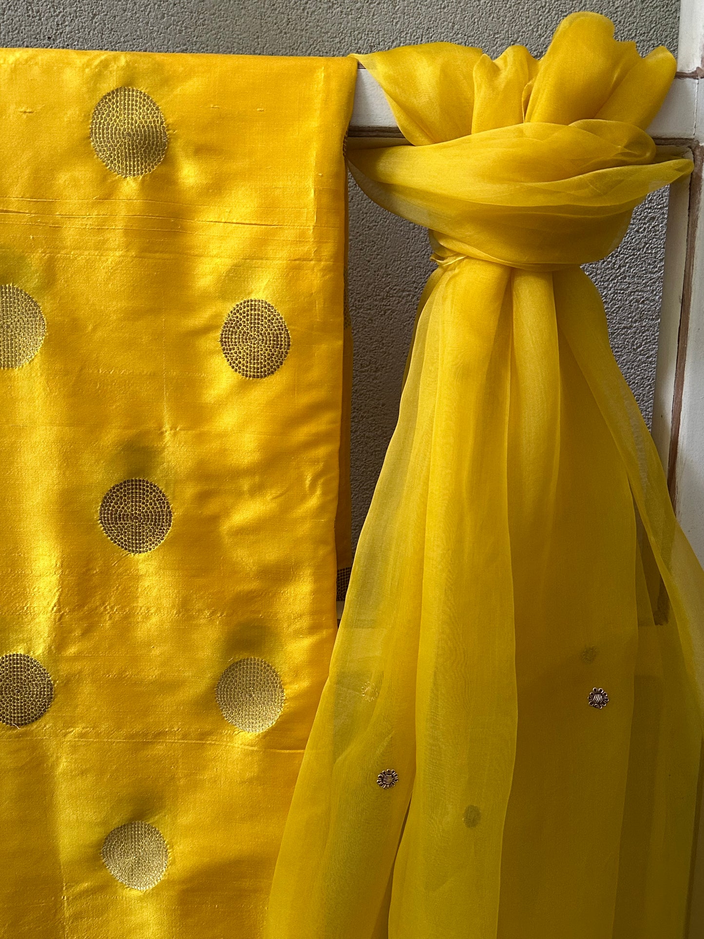 MANAS 2 PIECE  SILK  SUIT  SET