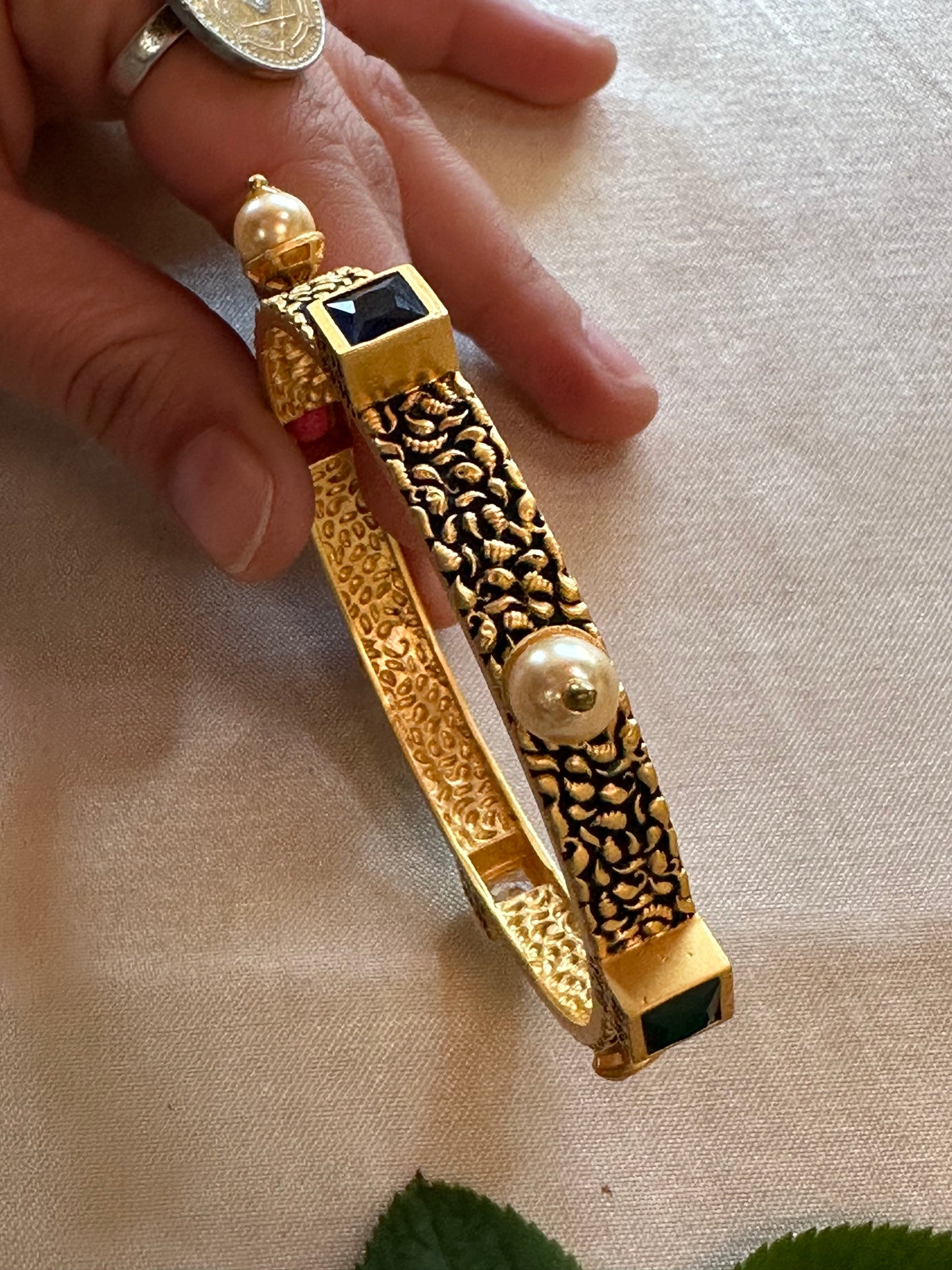 NAINA BANGLES