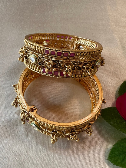 AARNA BANGLES