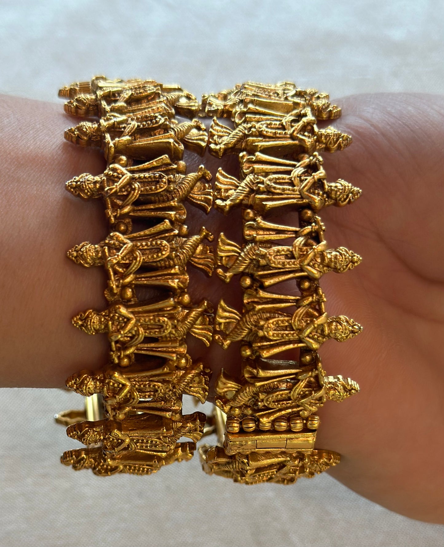 RUHI BANGLES