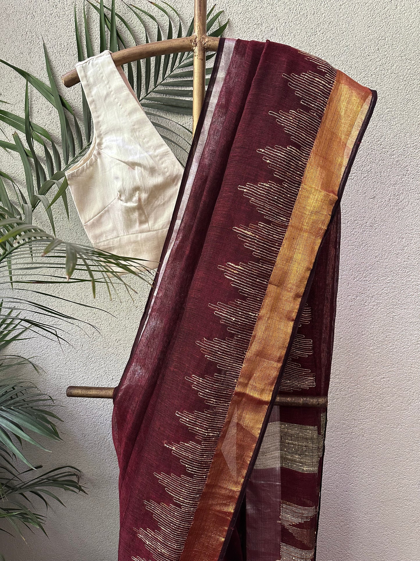 REEMA 8  LINEN  SARI