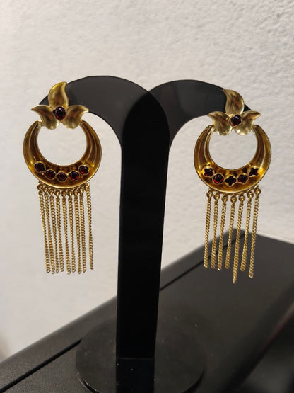 DISPLAY EARRING