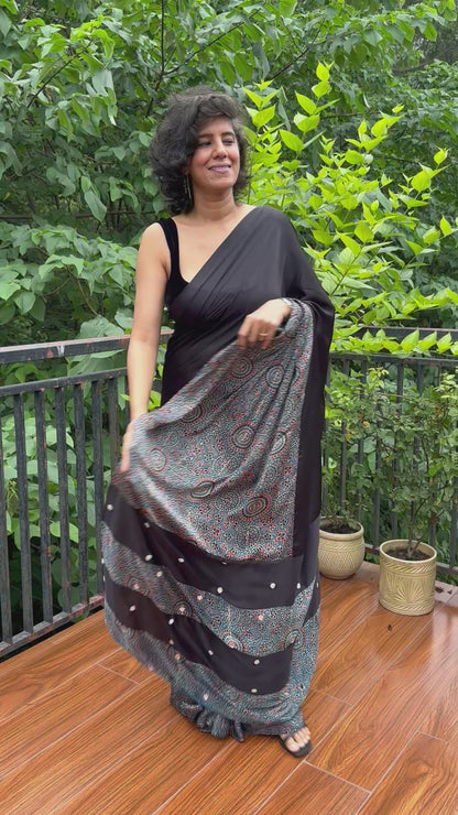 SHALINI  MODAL  SARI