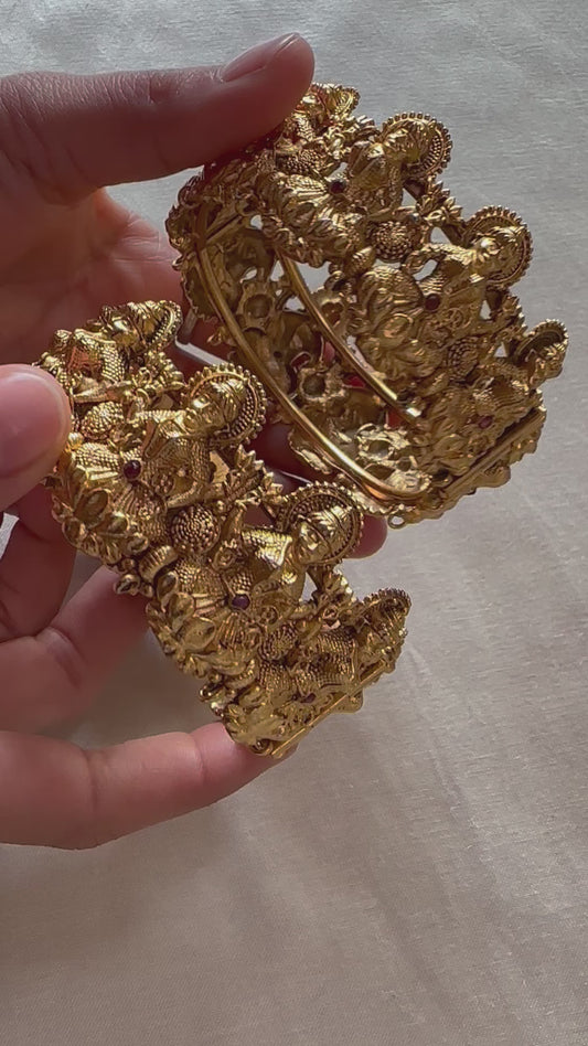 DEEKSHA BANGLES