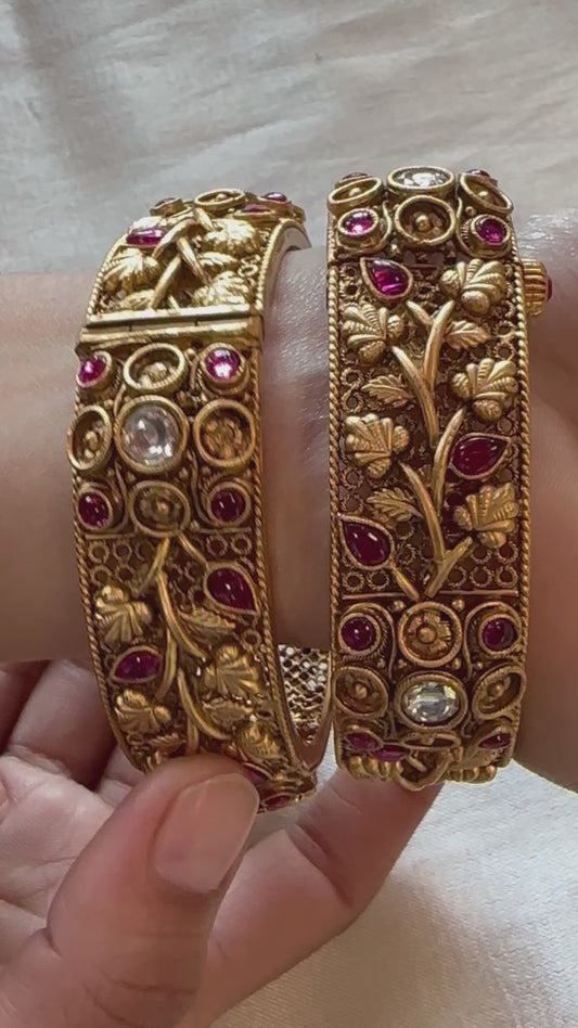 KAVYA BANGLES