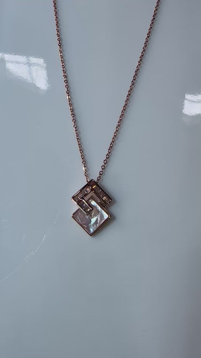 AARVI PENDANT SET