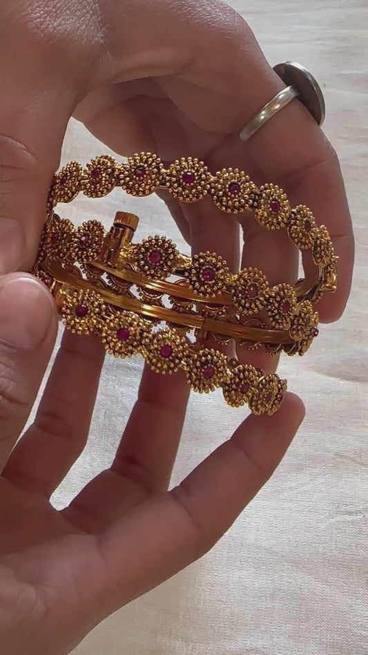 GAYATRI BANGLES