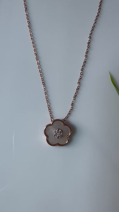 VYOMA PENDANT SET