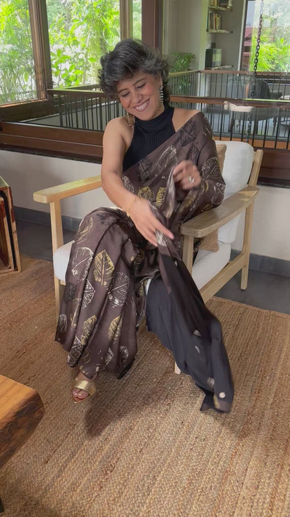 REKHA  MODAL  SARI