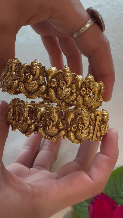 MAHIKA BANGLES